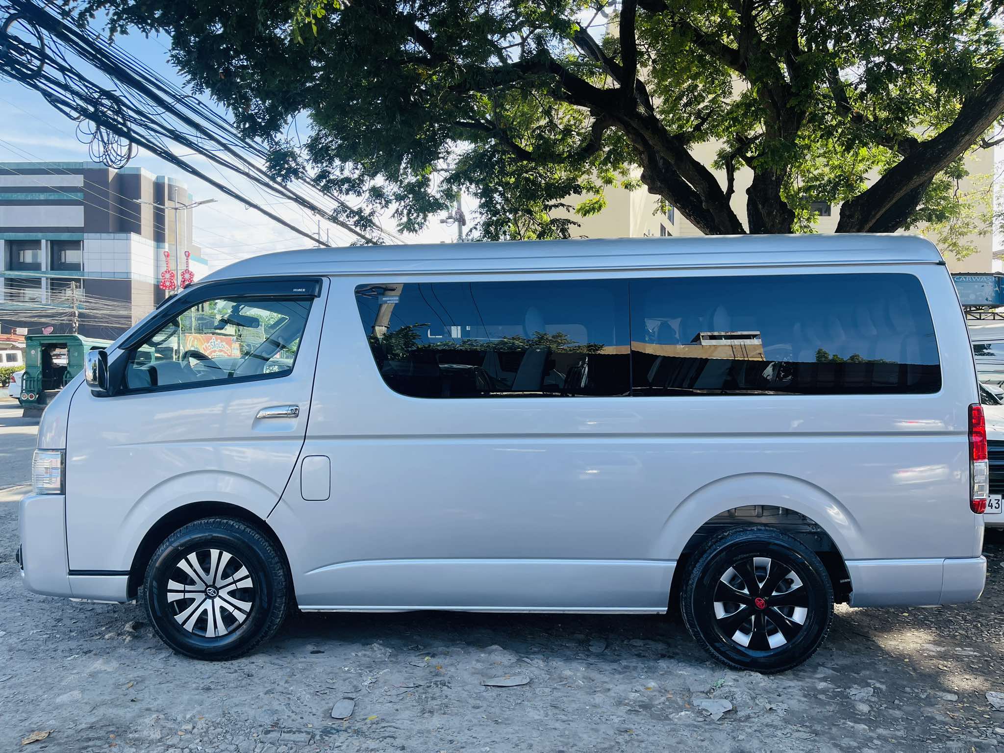 Van (10 Seater)