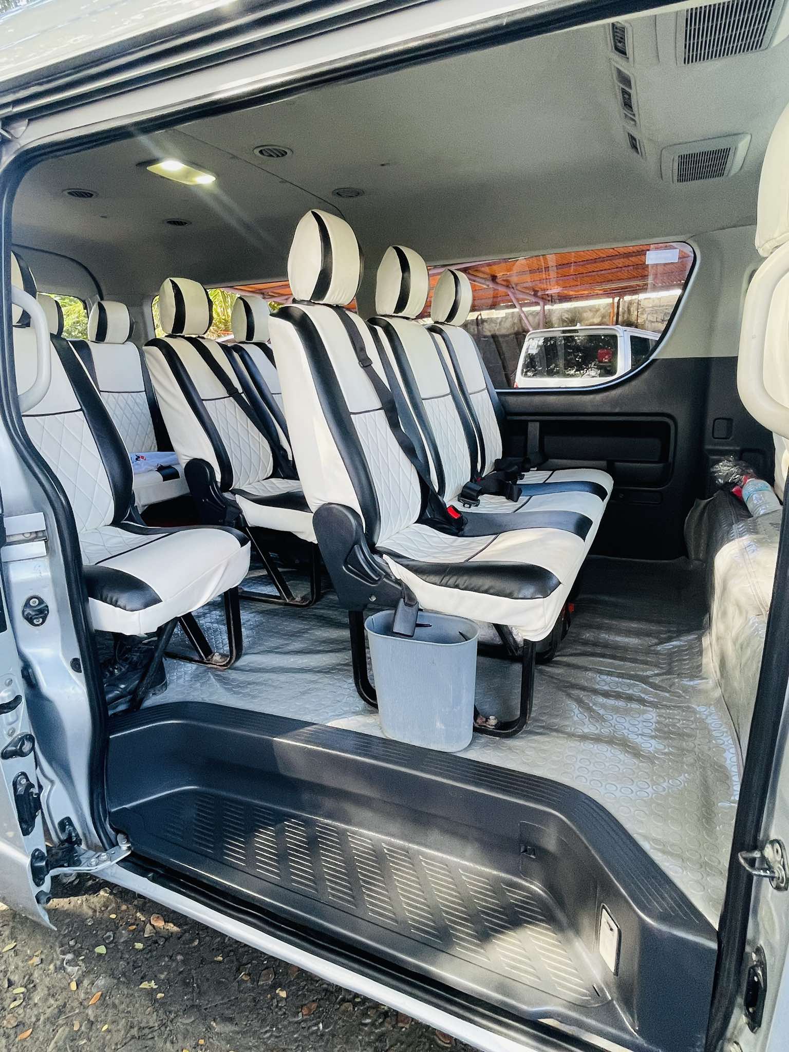 Big Van 12-15 seaters